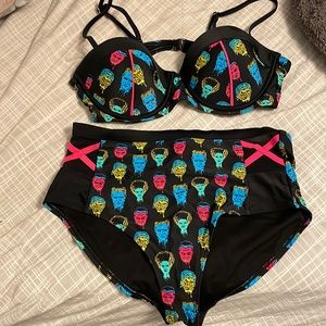 Universal Monsters Size L bikini